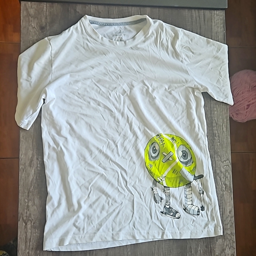 Nike dri fit shirt xl kids